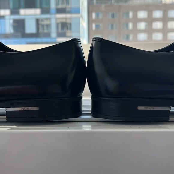 Prada Smooth Leather Lace-Up Dress Shoes with Toe Cap Detail - Picture 5 of 9